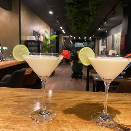 Boutique Hotel Ravioli Brothers Хага Екстериор снимка