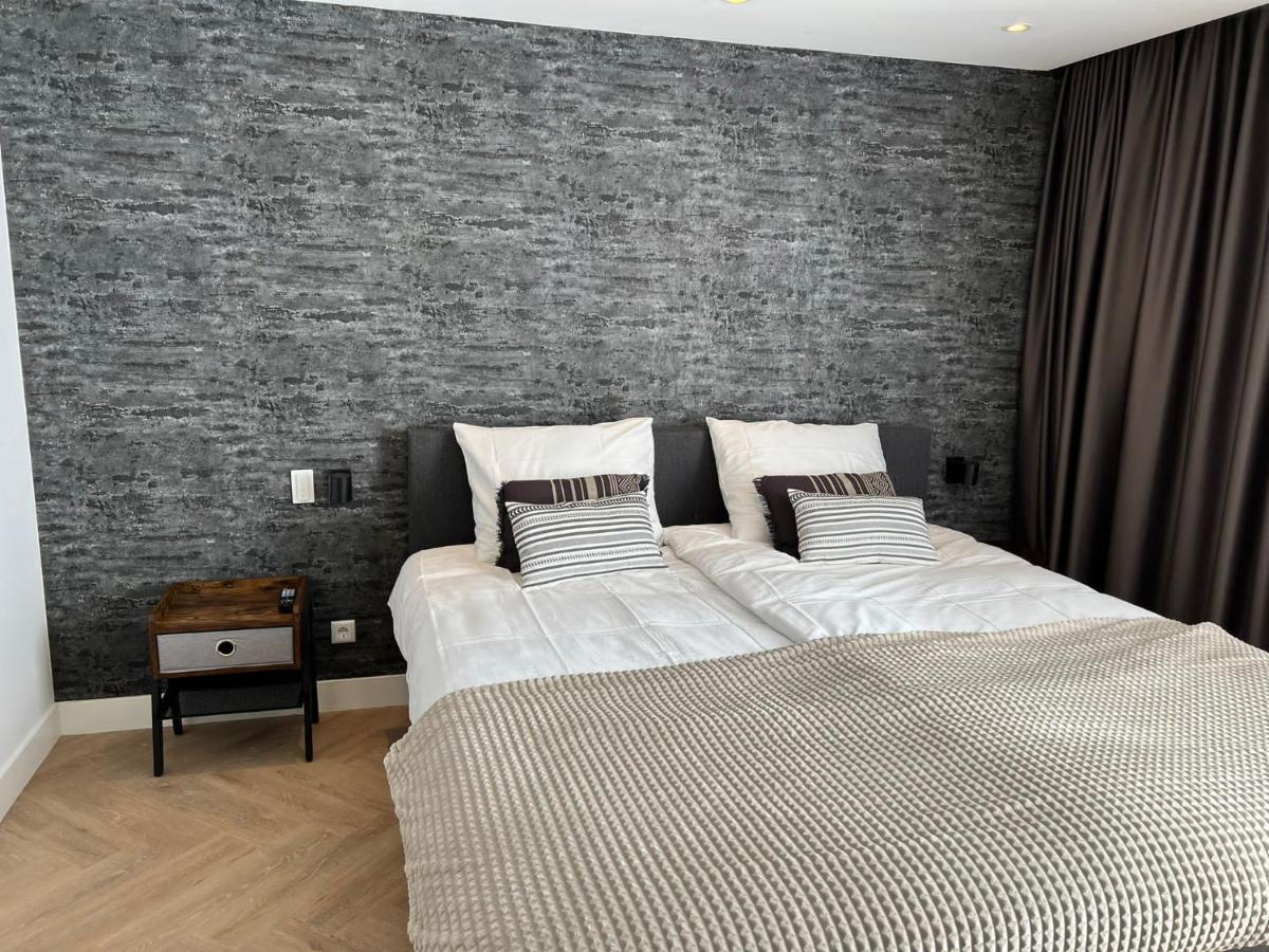 Boutique Hotel Ravioli Brothers Хага Екстериор снимка