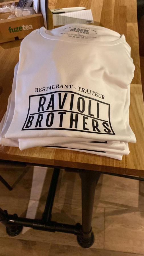 Boutique Hotel Ravioli Brothers Хага Екстериор снимка
