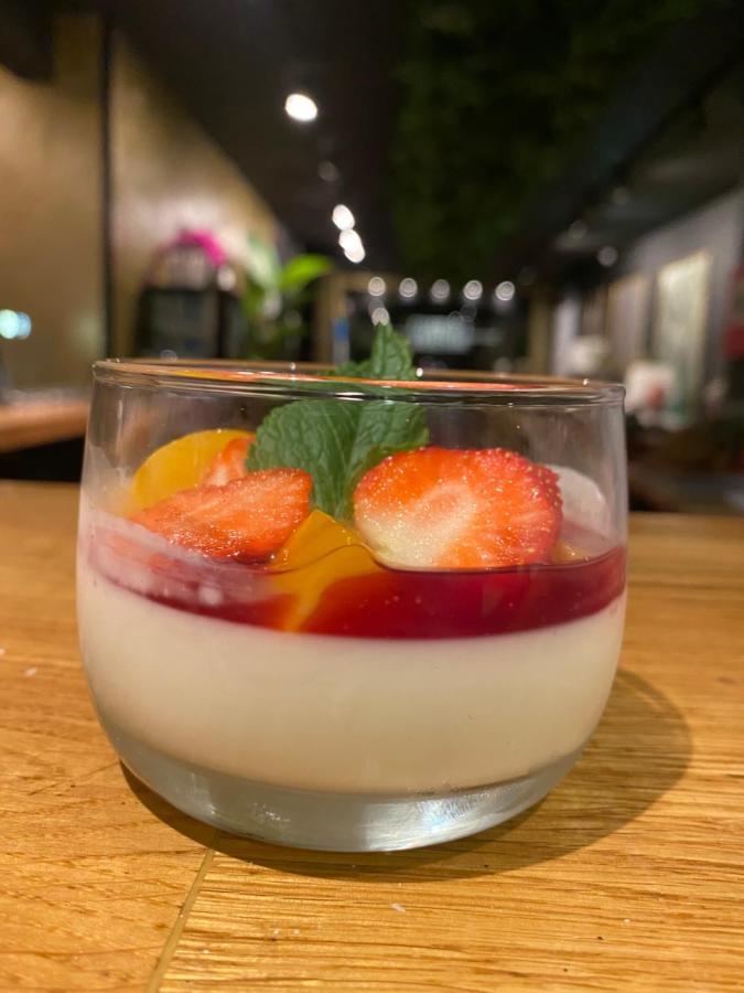Boutique Hotel Ravioli Brothers Хага Екстериор снимка
